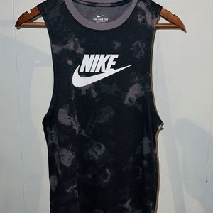 Pre-Loved Womens Nike shirt size small